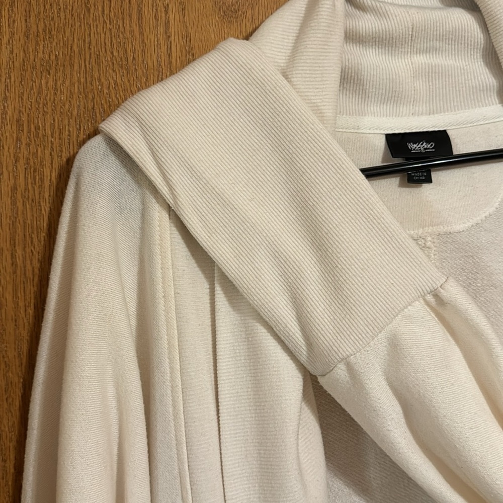 Women’s Cardigan - Picture 3 of 5